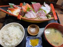 君津のじんべいさんで刺身定食