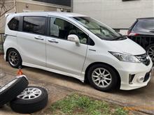 曲がらない車へ