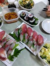 お昼はマグロ尽くし🍣4/6(日曜日)