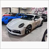 残りのポルシェ992ヘリテー ...