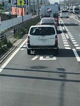非接触事故で逃げて行くライトバン😤