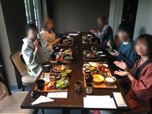 奈良公園で昼食会