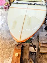 サーフボード６’１０”　リペアされてる部分を再施工　