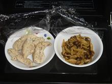 肉は茹でてゆで汁は捨てるのがヘルシーとのコトで。