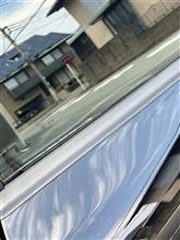 ドア内張の浮き