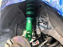 カッコよく、気持ち良く走るなら、コスパバツグンの車高調でローダウン。ちょっと背の高いスポーツコンパクトもスタイリッシュにキマリました。“TEIN FLEX Z”を装着!!