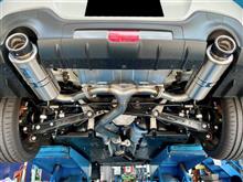 カーボンタイプのオプションフィニッシャーカバーに交換して、シブく決めました。軽量化にも貢献する高効率＆グッドエキゾーストノートマフラー“HKS Hi-Power SPEC-L Ⅱ”を取り付け。