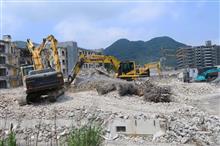 2025/7/18　駐車場横の解体工事