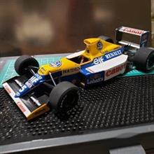 Williams FW-11 HONDA ボディの組み立て Williams FW-11 HONDA ボディの組み立て