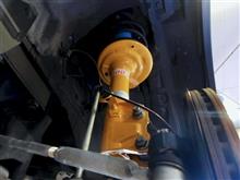 ビルシュタインを知り尽くしたスペシャリストが要望に合わせて製作するオーダータイプのショックアブソーバー“エナペタルZスペシャル”を装着して、自分好みの乗り味を追求。リフトアップにもしっかり対応します。