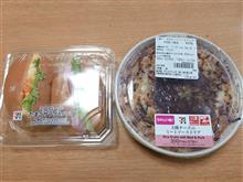 セブンの３種チーズのミートソースドリアとミニロールたまご＆ハムを！！