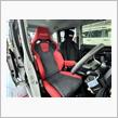 “RECARO RCS”と“RECARO SR-C UT100H”。見た目は大きく異なりますが、どちらもコンフォート性能を重視したモデルです。快適に、楽しく走るためにシートを交換!!