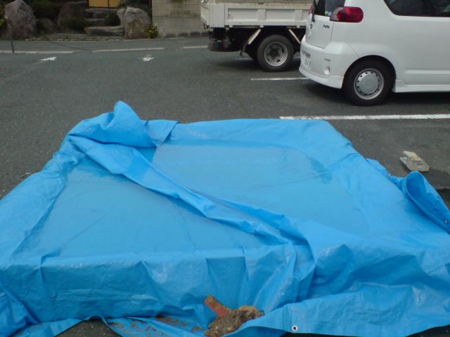 水溜りが・・・