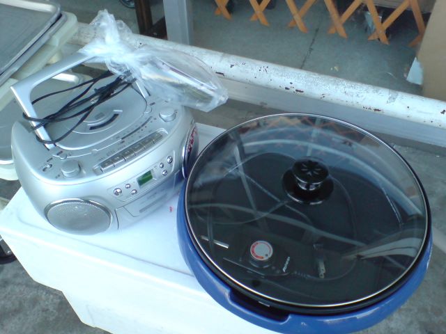 またまたCDラジカセ。ホットプレートも