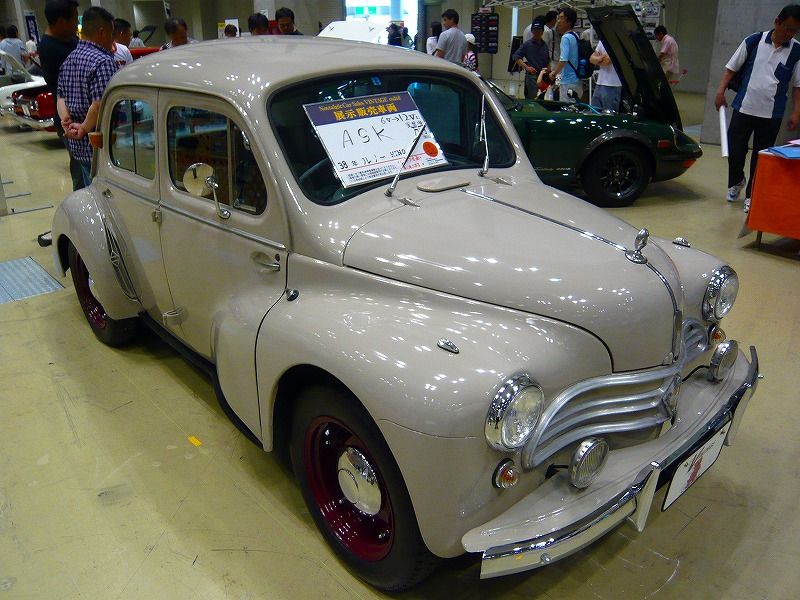 日野ルノー４ＣＶ