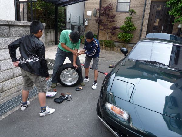 タイヤ修理に挑戦