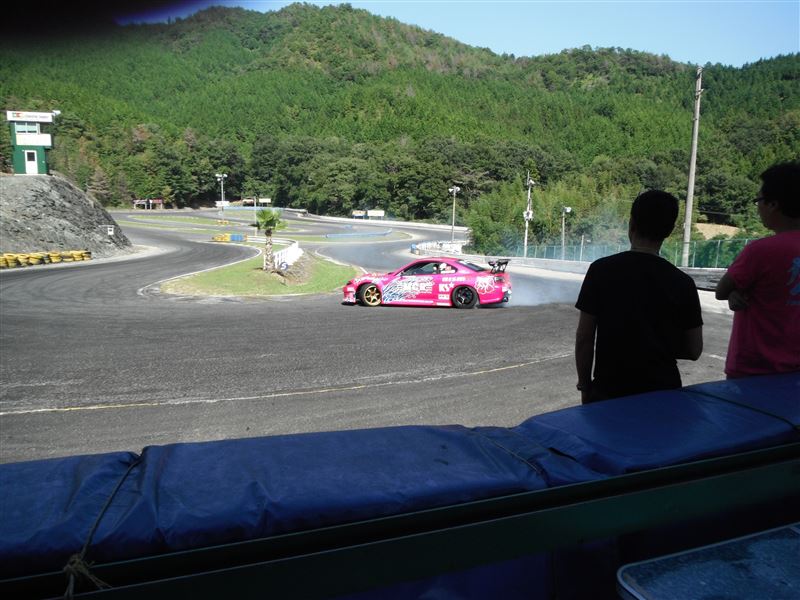 後姿は・・・ 後姿は・・・