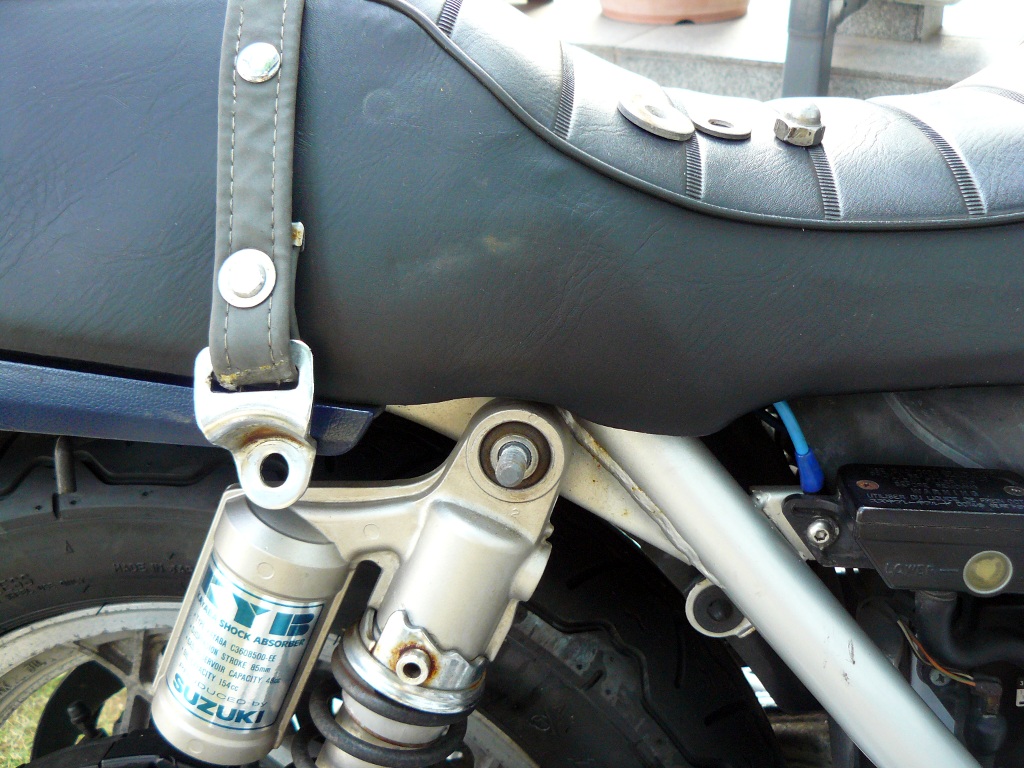 リアサス交換(スズキ GSX1100S KATANA (カタナ))by 三つ子の リアサス交換(スズキ GSX1100S KATANA (カタナ))by 三つ子の