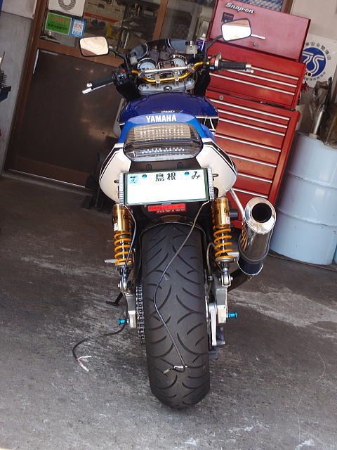 LEDフラッシャープレート装着（ヤマハ XJR1300）by やまはくん