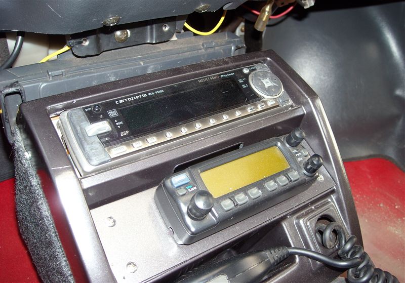 とうとうセルボに搭載しておりましたデッキが昇天してしまいました・・・思えばコイツは前の車（Ｓ８３Ｖアトレー）の時から使用していたシロモノ。４年くらい前から内蔵のＭＤデッキが壊れて使えなくなり、ＣＤチェンジャーコントロールとラジオのみで使ってました（汗）・・・が、電源が落ち始め、まともに聞くには不快な状態にまで陥ってしまいました(T_T)
