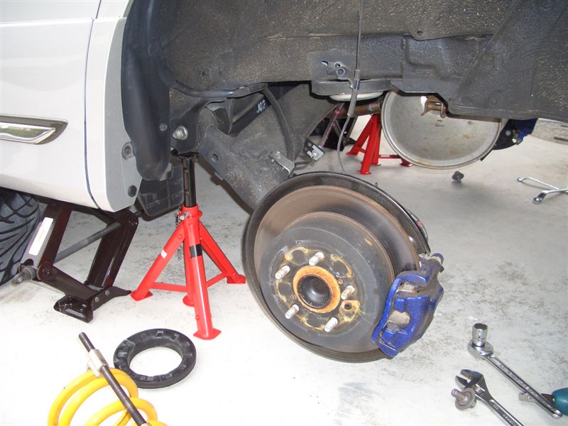 車高調交換(リア取外し~ブーツ加工編) (トヨタ ヴォクシー 車高調交換(リア取外し~ブーツ加工編) (トヨタ ヴォクシー