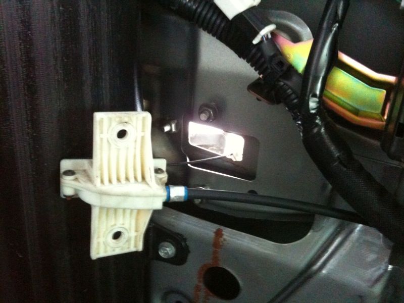 助手席側リアオートスライドドア電動ユニット交換 その1（日産