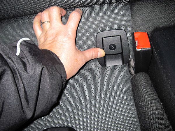 チャイルドシート Isofix のカバー交換 Bmw 3シリーズ クーペ By Ishina みんカラ