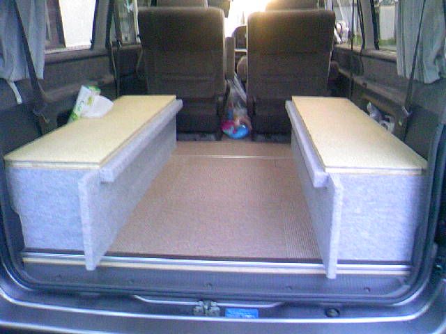 ハイエースDIY】ベッドを自作して快適車中泊。実際の寸法も公開