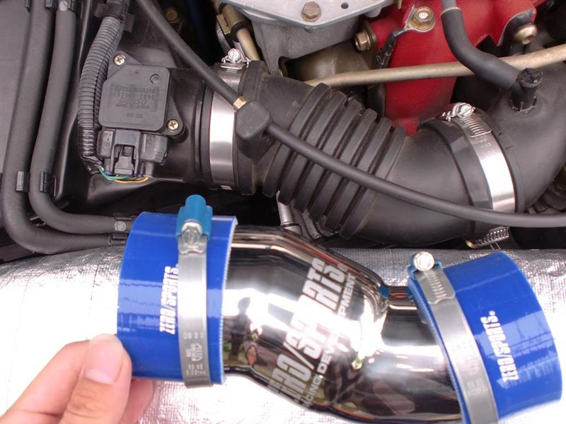 ゼロスポーツ エアインテークパイプに交換（スバル インプレッサ
