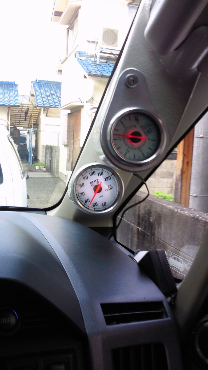 排気温度計取付。 BLITZ MDメーター（三菱 デリカD:5・CV1W/CV2W