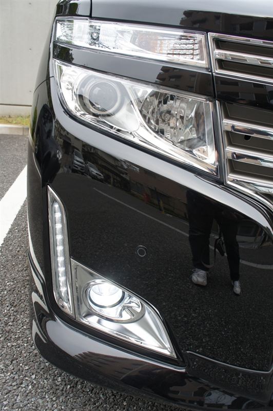 日産エルグランド　E52系　フォグライト　純正品　新車外し　おススメ！ 日産 エルグランド E52系 フォグランプ LED イカリング付 純正