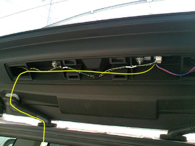 ハイマウント下に側面発行LEDを入れる