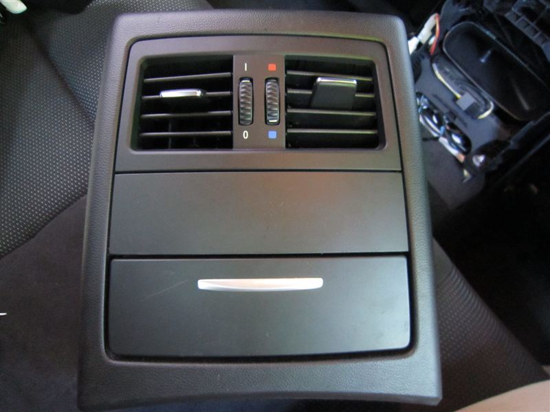 リアシート用シガーソケット Ipod Usb充電用 Bmw 3シリーズ セダン By Kachi 325 みんカラ