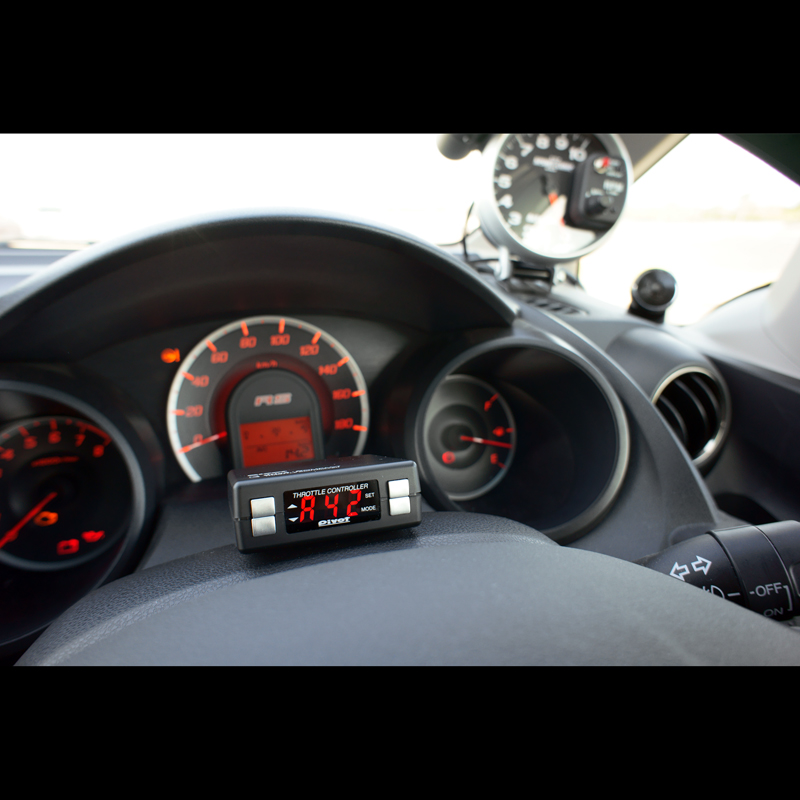 スロットルコントローラー〔PIVOT 3-DRIVE COMPACT〕（ホンダ