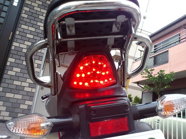 POSH LEDテールランプユニット 交換(ホンダ CBR250R)by POSH LEDテールランプユニット 交換(ホンダ CBR250R)by