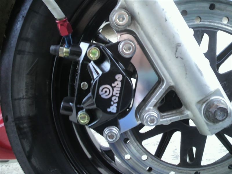 ブレンボ 対向4POTキャリパー＆ウェーブローター（ホンダ NSR50