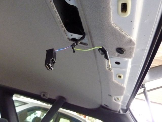 荷室灯増設工事