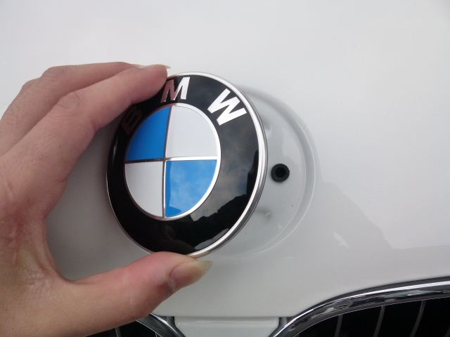 5シリーズ セダン E60 Carbon Shop Bmw E60 黒 銀カーボン 金メッキ 3点エンブレムセット 取付け By ミッドナイトr みんカラ 5シリーズ セダン E60 Carbon Shop Bmw E60 黒 銀カーボン 金メッキ 3点エンブレムセット 取付け By ミッドナイトr みんカラ
