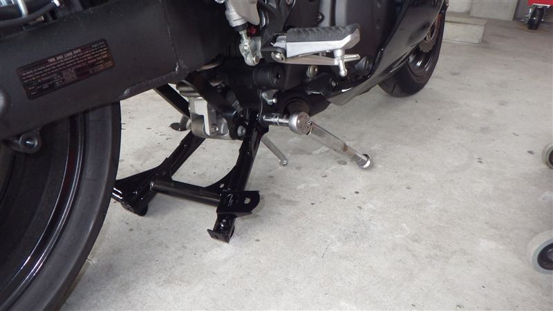 センタースタンド取り付け（カワサキ ZX-14R）by アリスタント