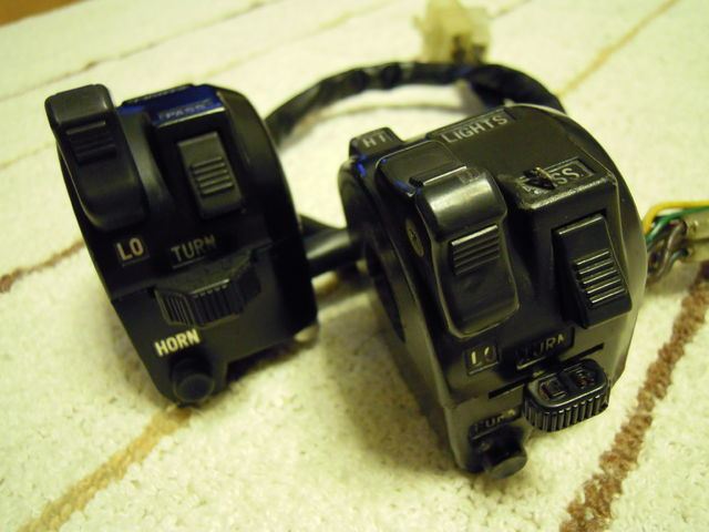 [新品ボルトオン]RZ350(4U0)/RZ250(4L3)用左スイッチボックス 新品・ボルトオン｝ RZ350(4U0) / RZ250(4L3)用 ヤマハ純正
