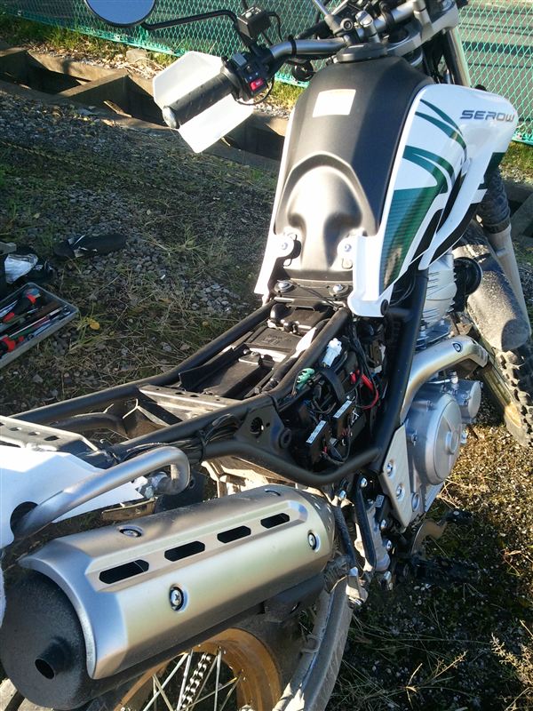 セロー250 XT250X キャリア　ケンプロダクト　新品同様　送料込み 大人気の セロー250 XT250X キャリア ケンプロダクト 新品同様