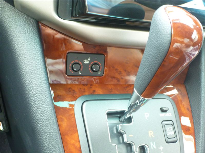 シートヒータースイッチ取り付け（トヨタ ハリアー・U30系）by
