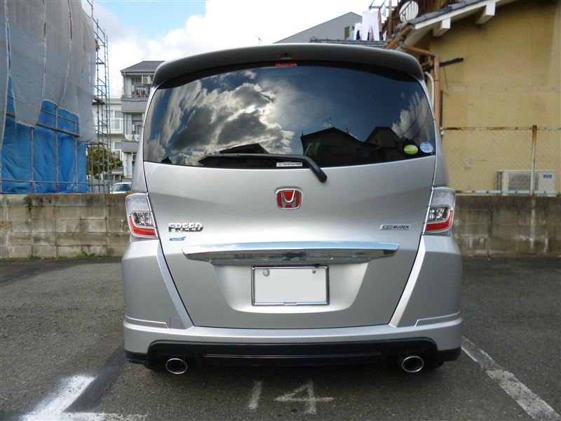 マフラーカッター自作ステー取り付け(ホンダ フリード・GB3/4)by kei マフラーカッター自作ステー取り付け(ホンダ フリード・GB3/4)by kei
