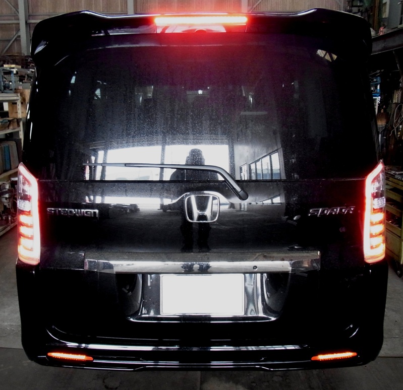 LEDリフレクター取り付け その1（ホンダ ステップワゴンスパーダ