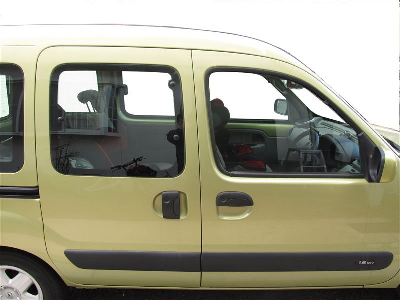 ルノー　RENAULT カングー  kangoo ドアモール