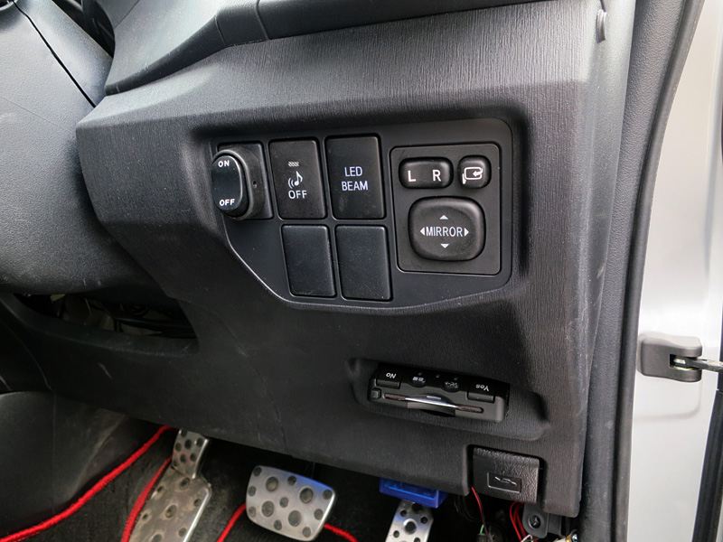 トヨタ純正 40系プリウスα G's用 センタースイッチパネル シフト