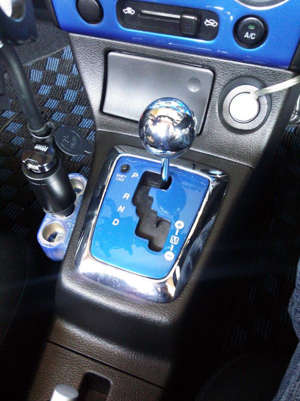 運転席まわりとセンター前面パネルを外してみるww（ダイハツ