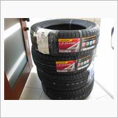 ﾔﾌｵｸ即決で買ったタイヤです。<br />
ﾀﾞﾝﾛｯﾌﾟ　ﾙﾏﾝLM704 195/60R15 