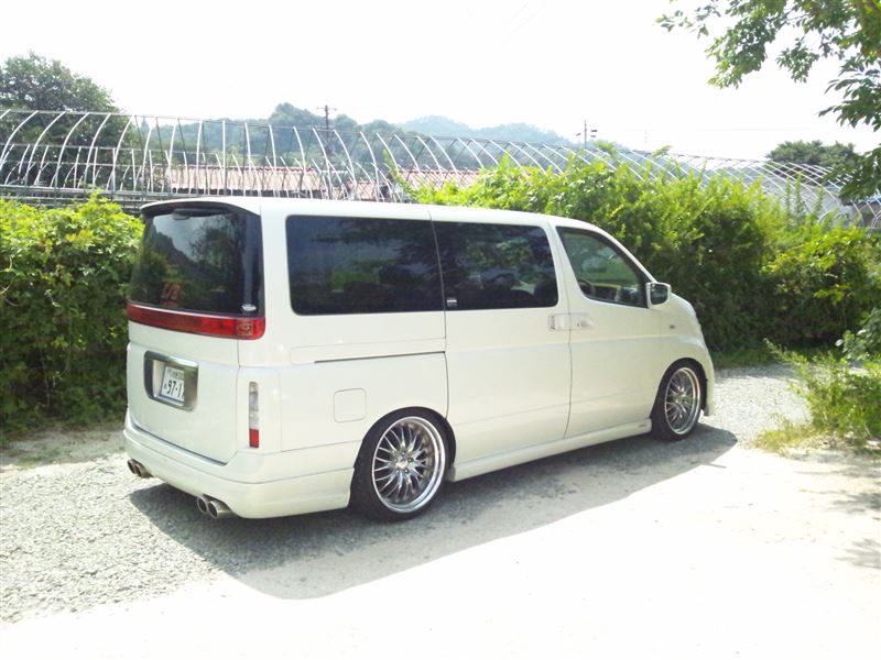 TEIN E51エルグランド 車高調