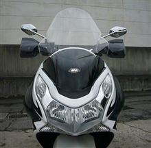 人気が高い PCX専用ホンダ純正ナックルバイザーを装着 同時装着を断念 → パーツ